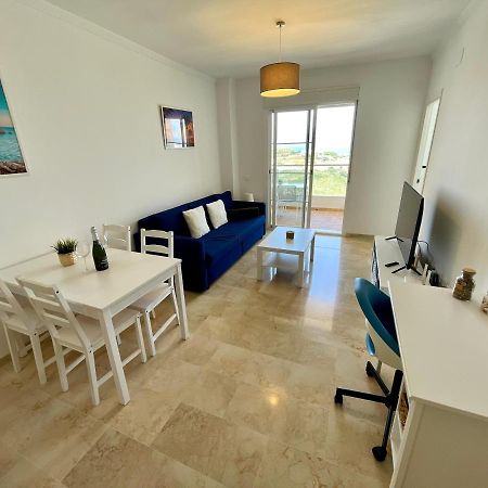 Top Sea View Apartment - 7 Minutes To Sotogrande Castillo de Sabinillas Eksteriør billede