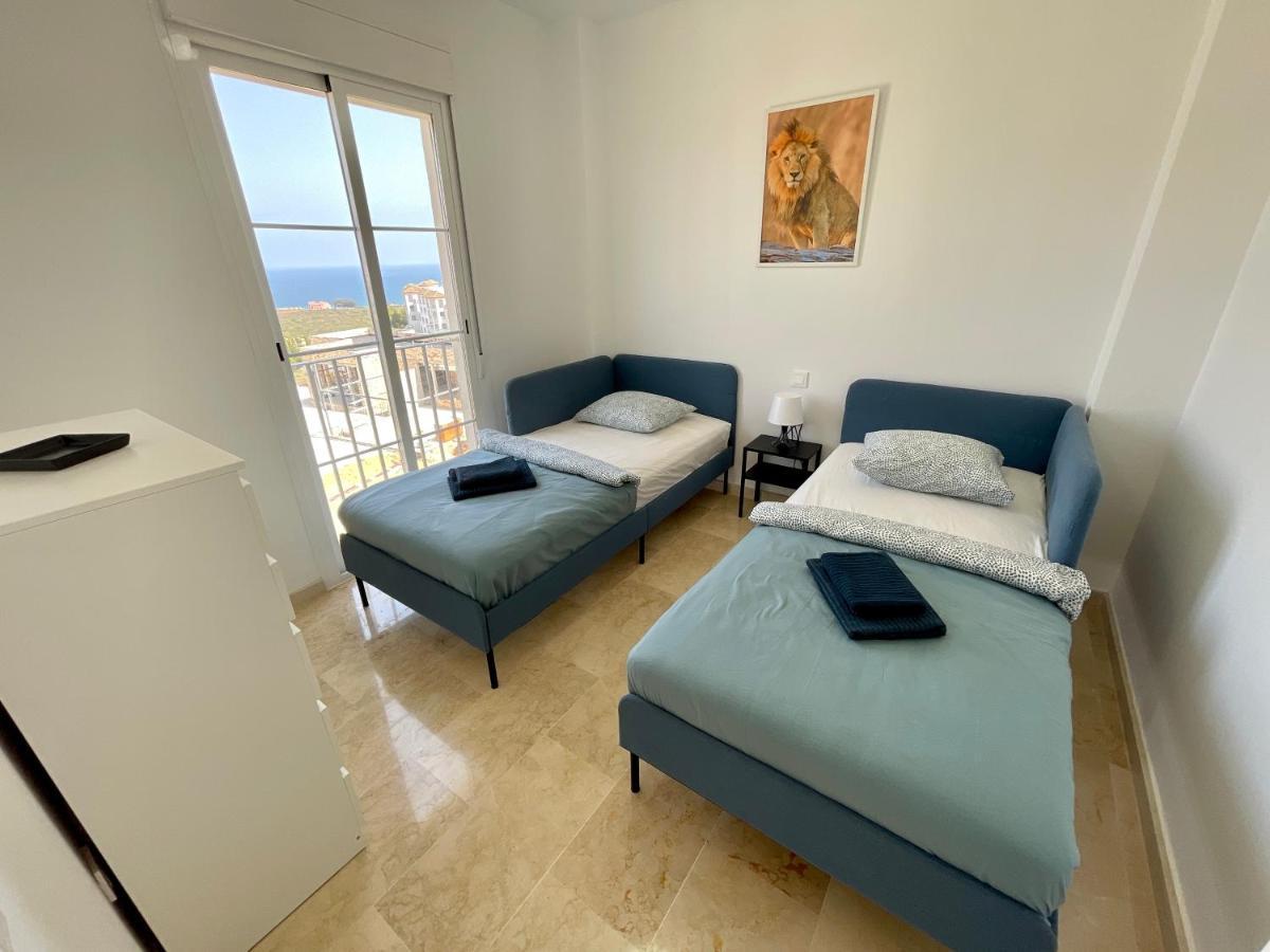 Top Sea View Apartment - 7 Minutes To Sotogrande Castillo de Sabinillas Eksteriør billede